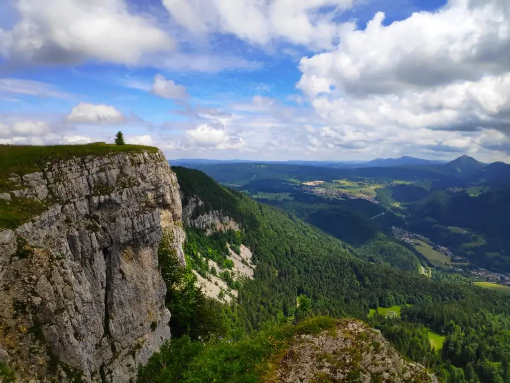 RandoSpa : randonnée panoramique au Mont d'Or dans le Jura suivie d'un moment spa